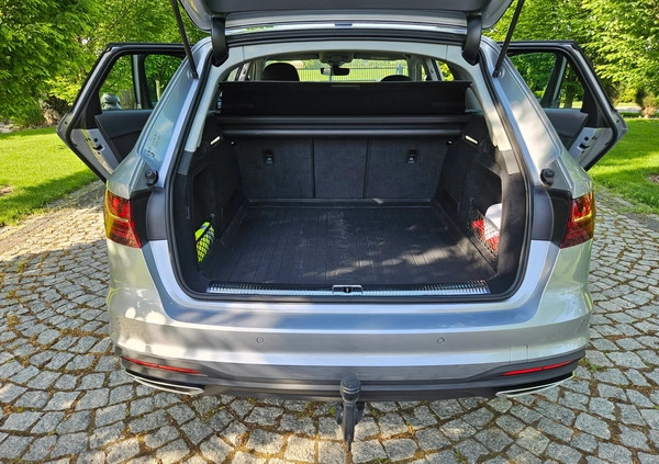 Audi A4 cena 128900 przebieg: 49000, rok produkcji 2020 z Błonie małe 407